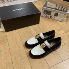 샤넬 빈티지 라운드 토 로퍼 001-171511