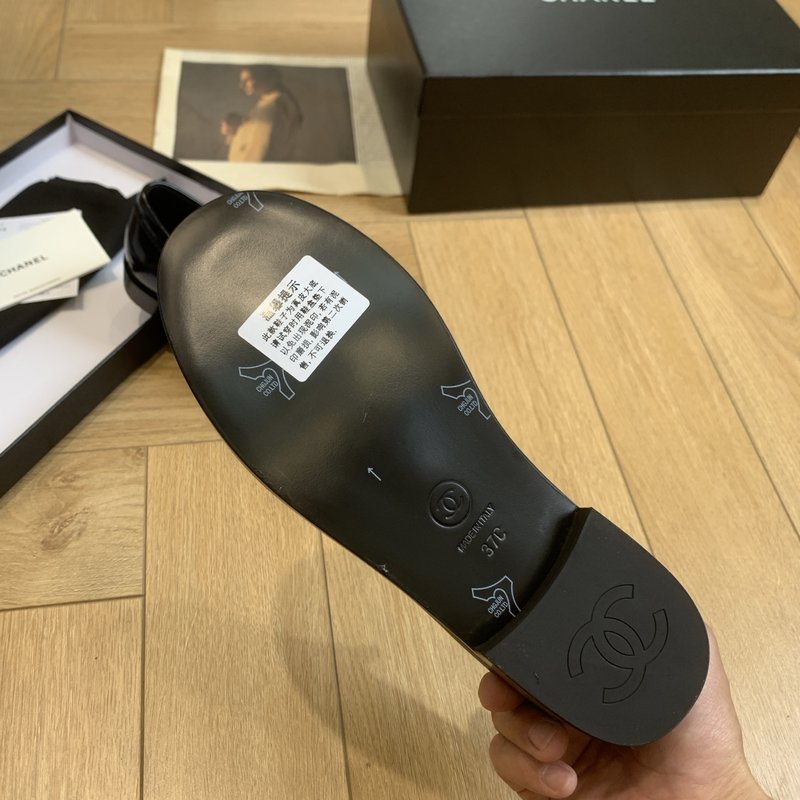 샤넬 빈티지 라운드 토 로퍼 001-171512