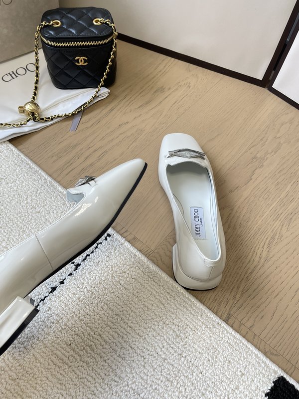 Jimmy Choo 양가죽 플라워 장식 뾰족코 플랫 슈 001-171687