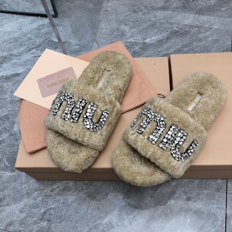 미우미우 크리스털 버클 양모 슬리퍼 001-171923