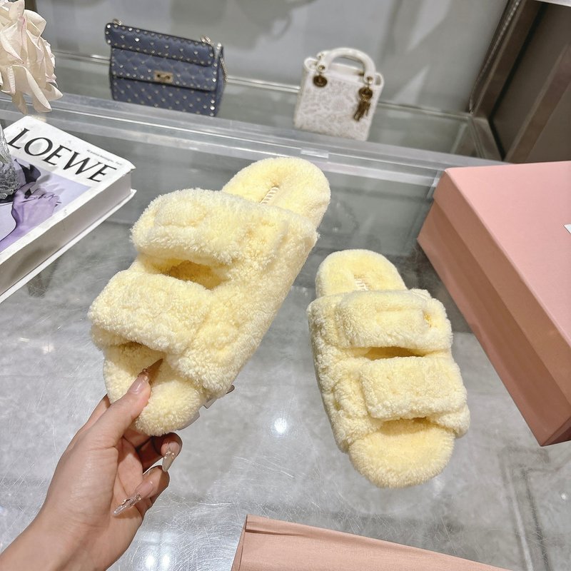 MIUMIU 클래식 가을 겨울 레터 퍼 슬리퍼 001-172027
