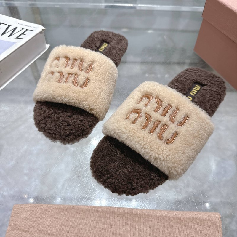 MIUMIU 클래식 가을 겨울 레터 퍼 슬리퍼 001-172031