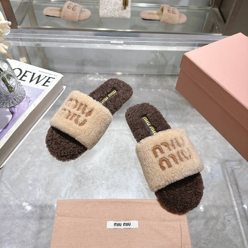 MIUMIU 클래식 가을 겨울 레터 퍼 슬리퍼 001-172031