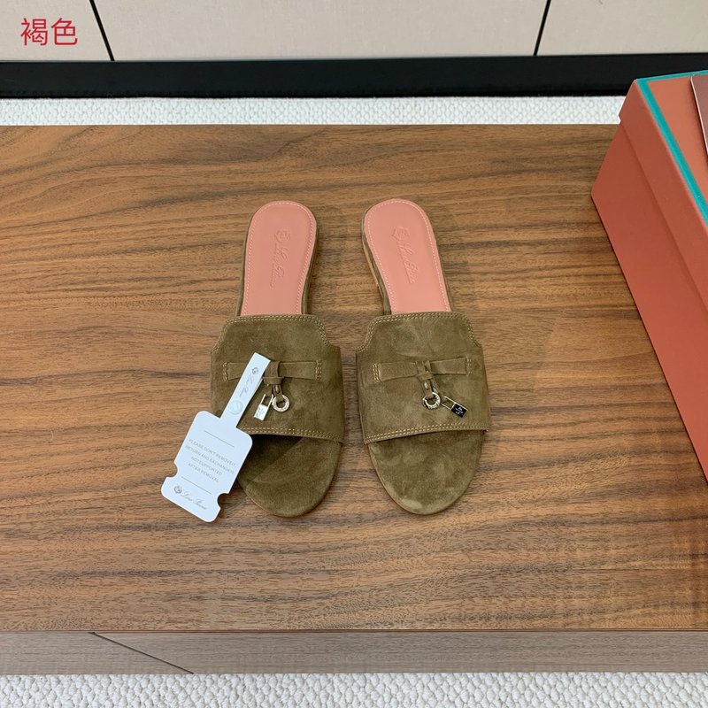 로로피아나 스웨이드 플랫 샌들 001-172114
