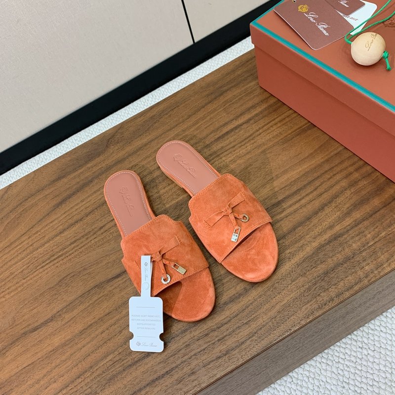 로로피아나 스웨이드 플랫 슬리퍼 001-172119