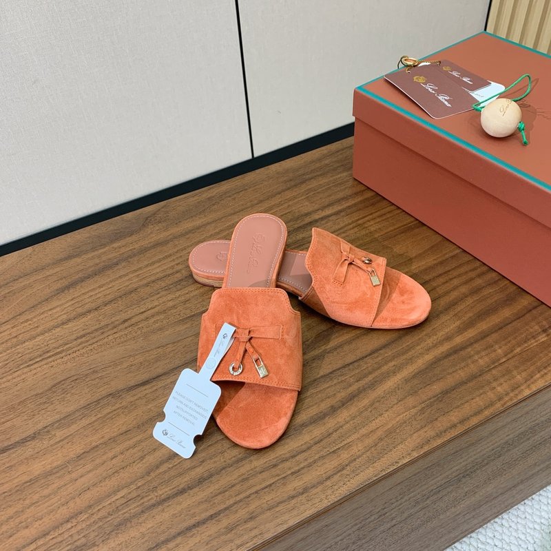 로로피아나 스웨이드 플랫 슬리퍼 001-172119