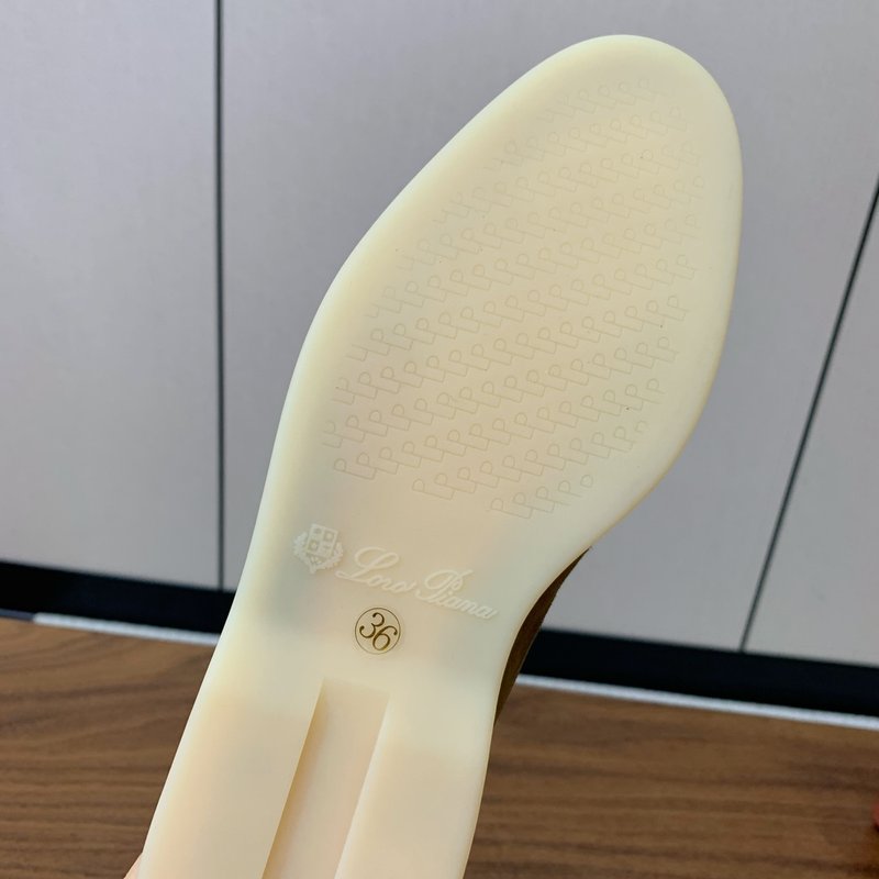로로 피아나 스웨이드 로퍼 001-172164
