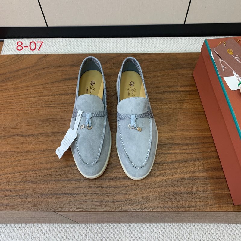 로로 피아나 스파이딩 스웨이드 로퍼 001-172247