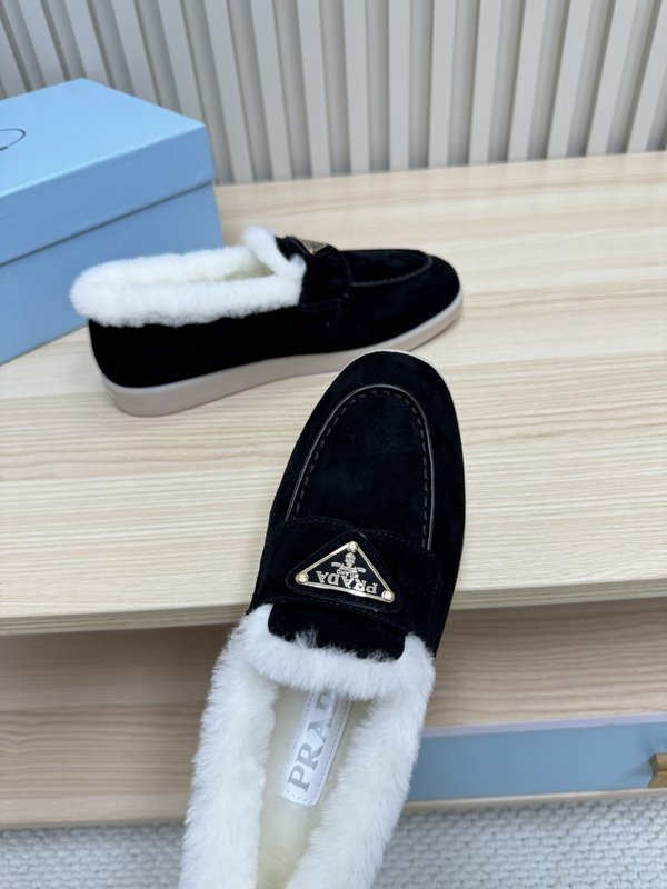 프라다 가을 겨울 울 칼라 로퍼 001-172279