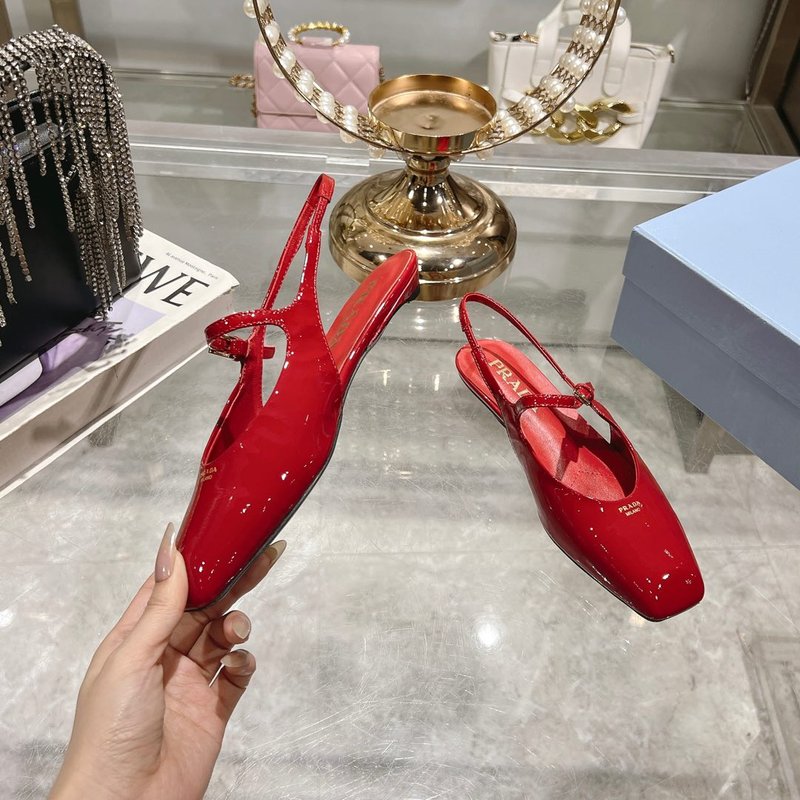 프라다 스퀘어 토 백리스 레더 샌들 001-172293