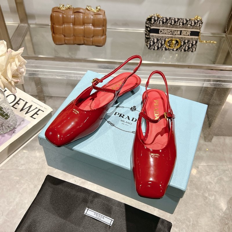 프라다 스퀘어 토 굽 힐 샌들 백리스 펌프스 001-172385