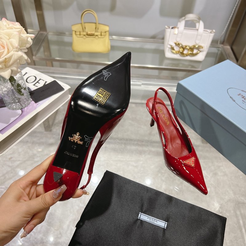프라다 뾰족한 발가락 페이던트 하이힐 샌들 001-172391