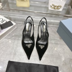 프라다 뾰족한 발가락 페인트 가죽 하이힐 샌들 001-172393