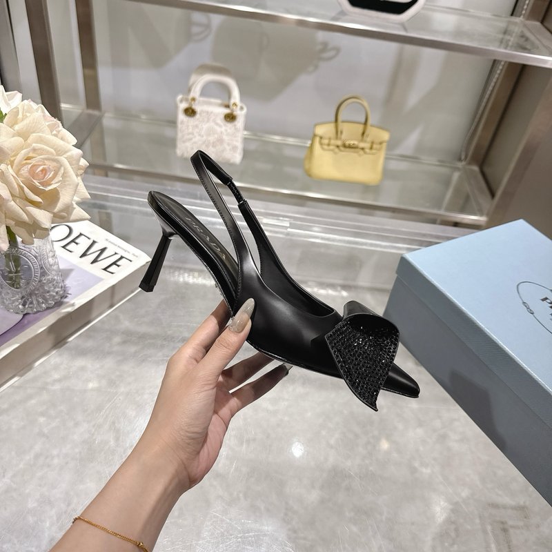 프라다 뾰족한 발가락 라인스톤 하이힐 샌들 001-172448