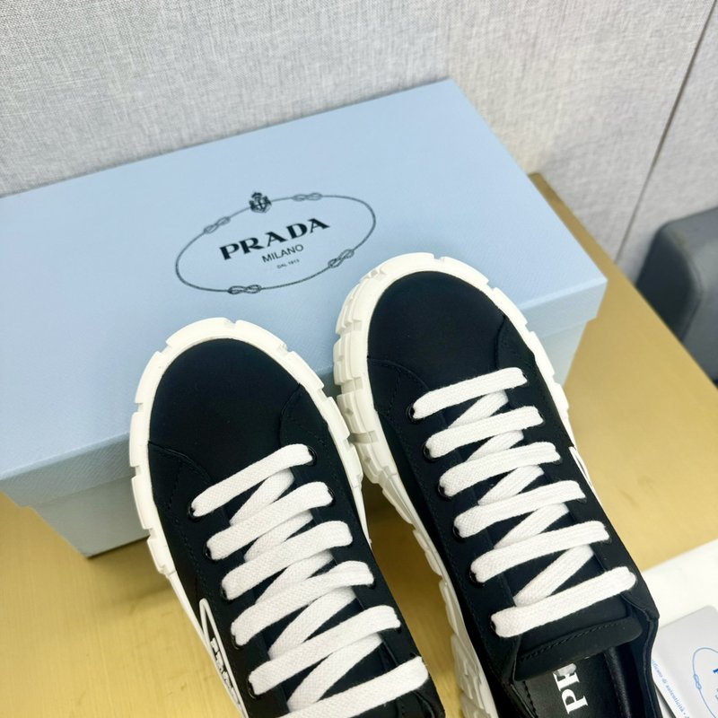 프라다 로고 프린팅 두꺼운 밑단 캔버스 캐주얼 슈즈 001-172503
