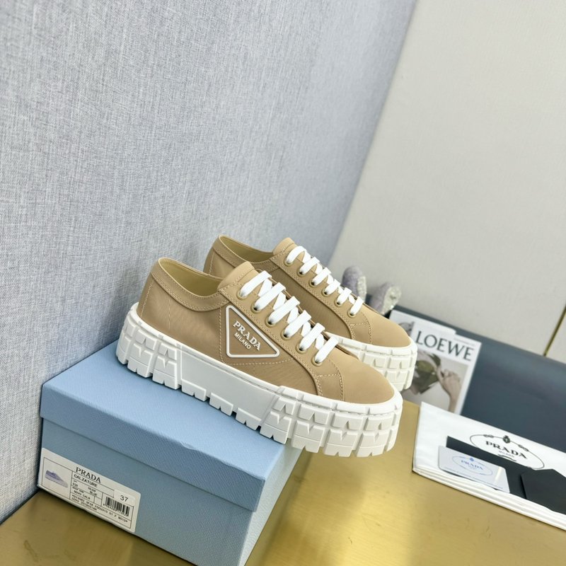 프라다 로고 프린트 두꺼운 밑단 캔버스 캐주얼 슈즈 001-172504