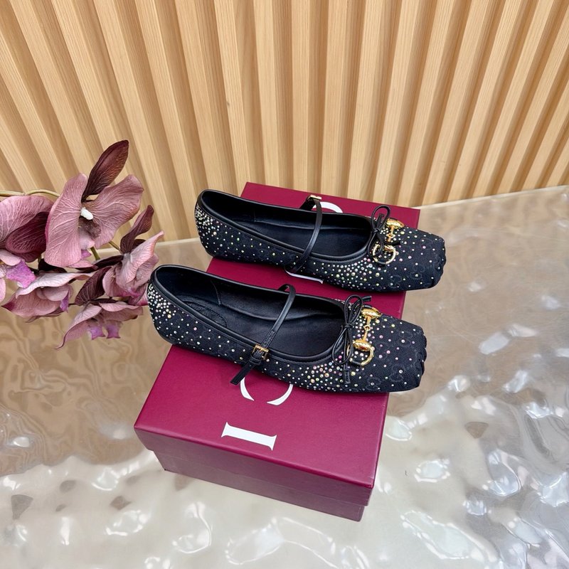 구찌 라인스톤 로퍼 발레리나 001-172526