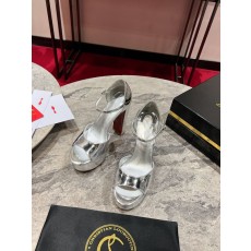 크리스찬 루부탱 블랙 에나멜 스트랩 힐 샌들 001-172672
