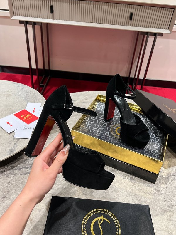 크리스찬 루부탱 블랙 에나멜 스트랩 힐 샌들 001-172673