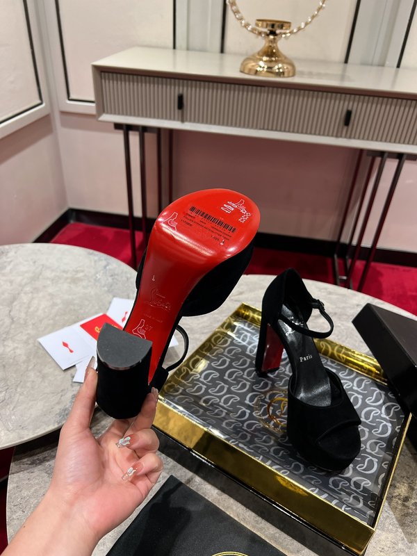크리스찬 루부탱 블랙 에나멜 스트랩 힐 샌들 001-172673