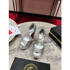 크리스찬 루부탱 블랙 에나멜 스트랩 힐 샌들 001-172674