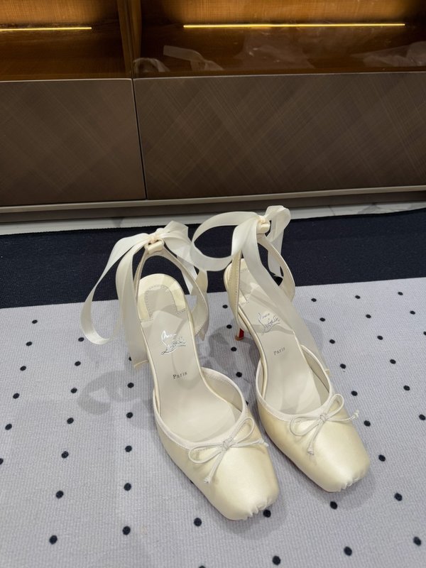 크리스찬 루부탱 레이스 양피 하이힐 001-172688