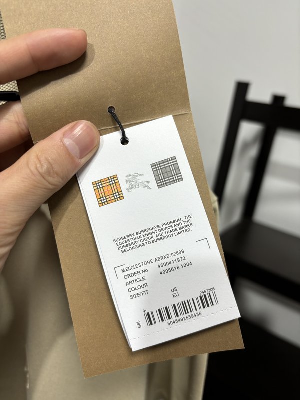 버버리 라운드넥 자수 반팔 티셔츠 001-172793