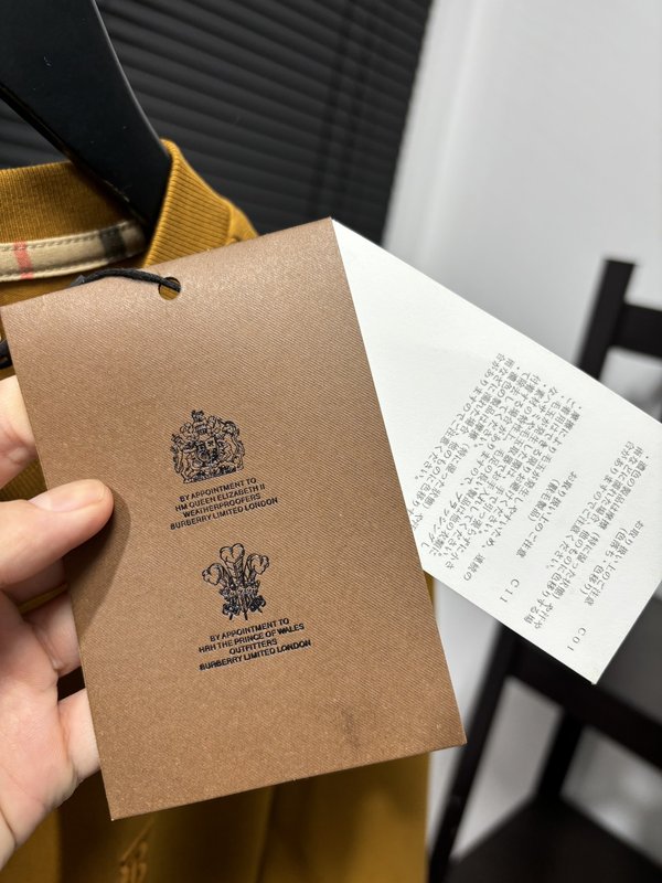 버버리 라운드넥 자수 반팔 티셔츠 001-172792