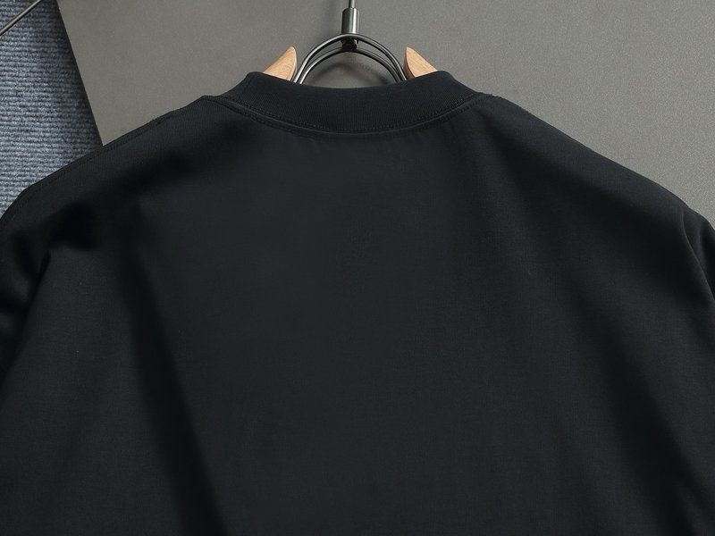 버버리 클래식 나이트 로고 라운드 티셔츠 001-172839