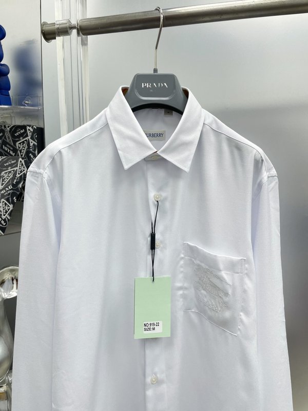 버버리 심플 엠블로더리 롱슬리브 셔츠 001-172938