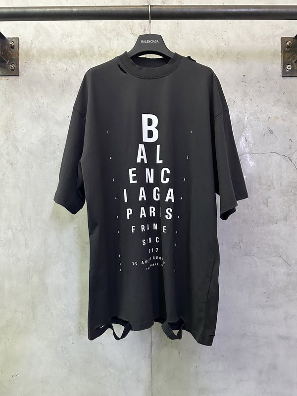발렌시아가 시력표 프린트 데스트로이드 반팔 티셔츠 001-173181