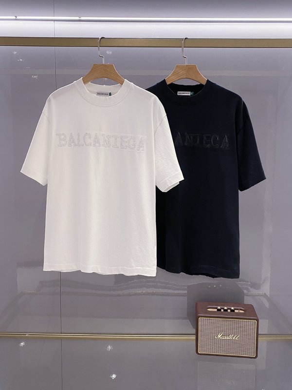 발렌시아가 남성 라운드넥 자수 반팔 티셔츠 001-173213