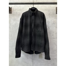 발렌시아가 블랙 레터 프린트 체크 울 셔츠 001-173357