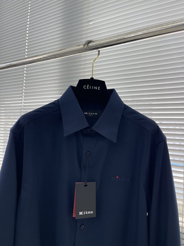 Kiton 남성 면 소재 자수 칼라 긴팔 셔츠 001-173873