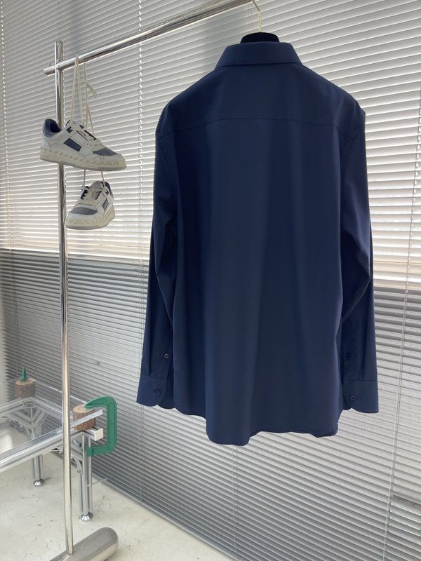 Kiton 남성 면 소재 자수 칼라 긴팔 셔츠 001-173873
