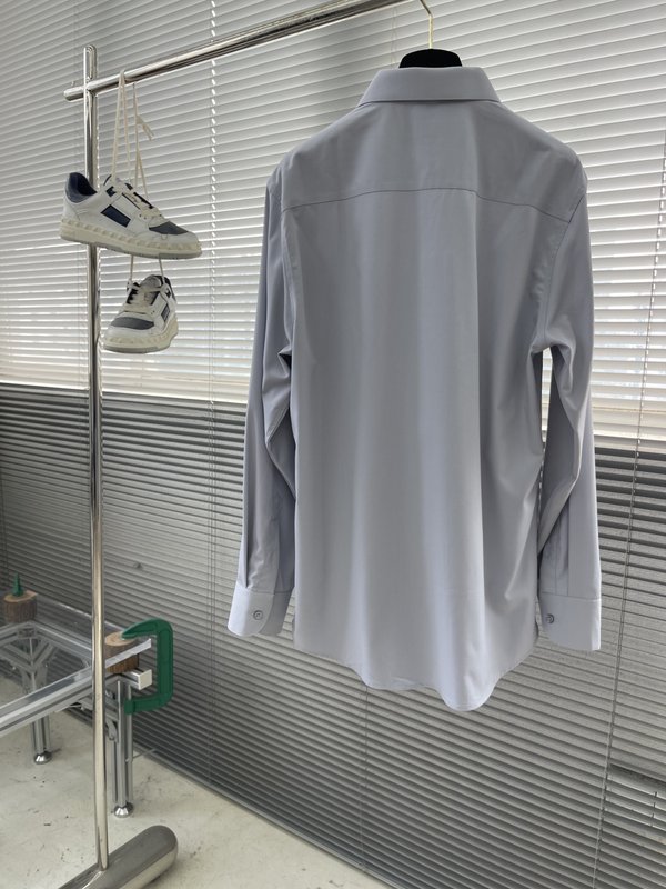 Kiton 남성 면 소재 자수 칼라 긴팔 셔츠 001-173876