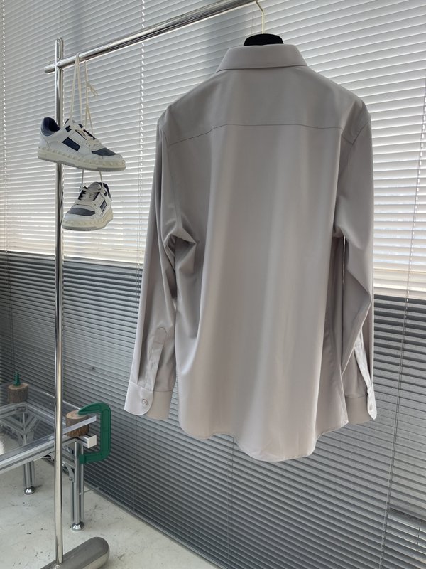 Kiton 남성 면 소재 자수 칼라 긴팔 셔츠 001-173877