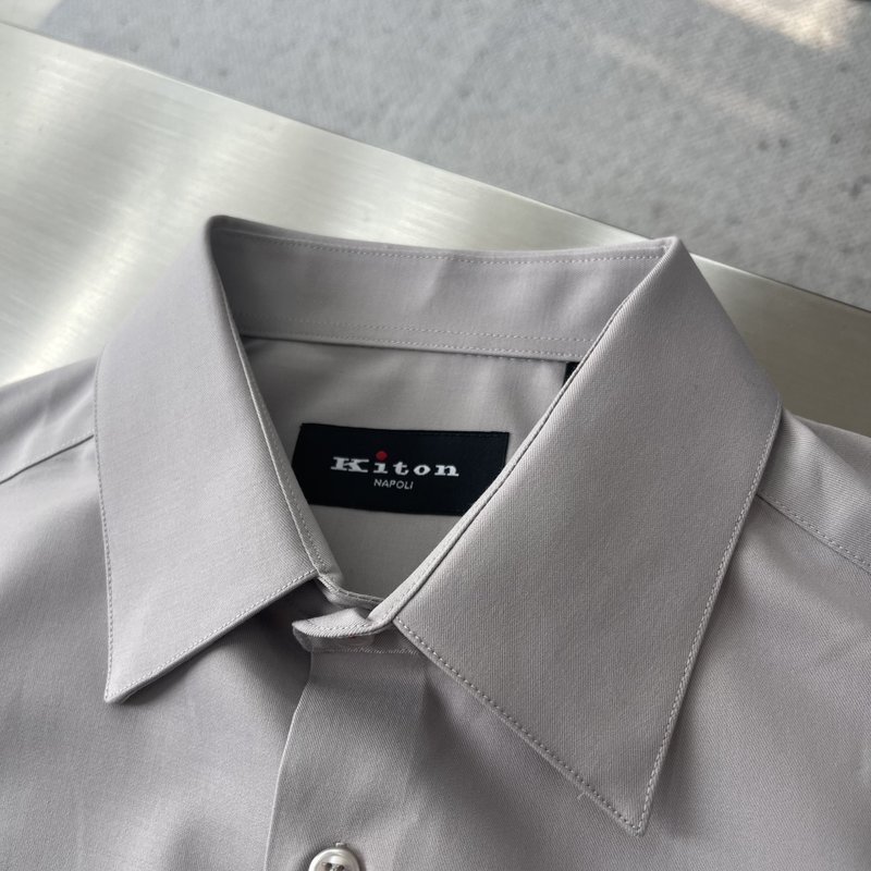 Kiton 남성 면 소재 자수 칼라 긴팔 셔츠 001-173877
