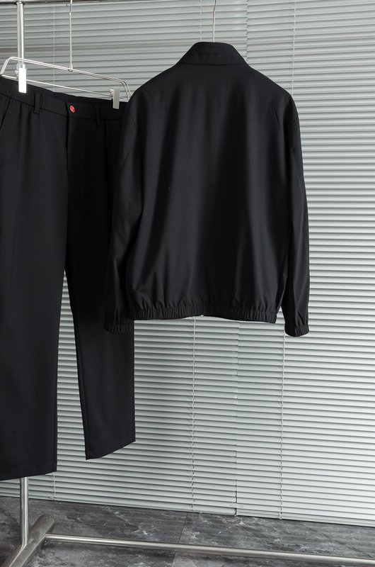 Kiton 남성 캐주얼 스포츠 세트 재킷과 바지 001-174012