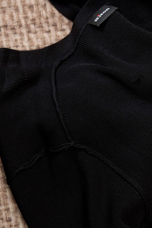 Kiton 남성 V 넥 코튼 카디건 니트 001-174053