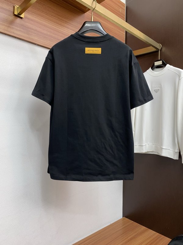 루이비통 남성 순면 라운드넥 반팔 티셔츠 001-174065