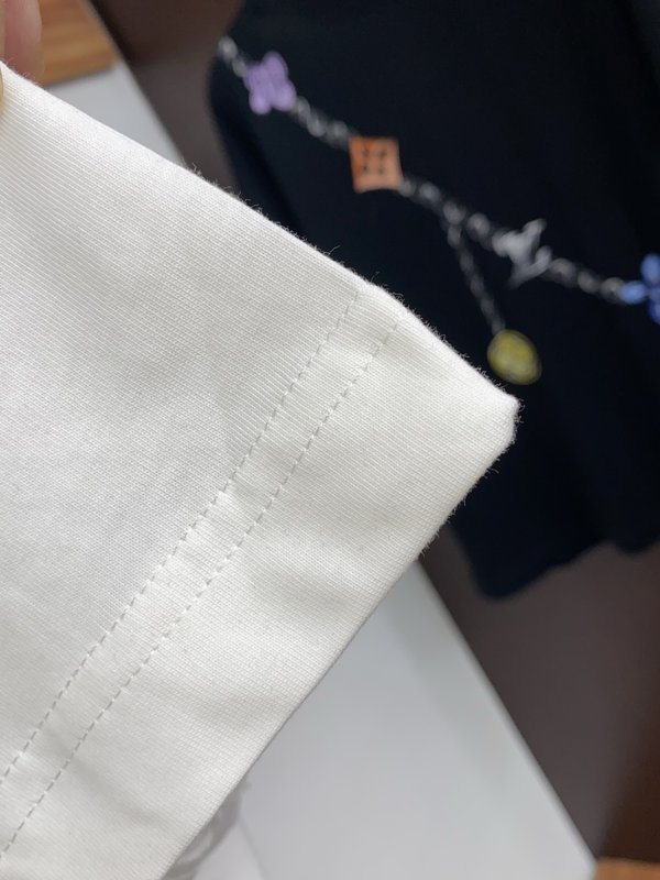 루이비통 남성 순면 핸드페인팅 로고 라운드넥 반팔 티셔 001-174088