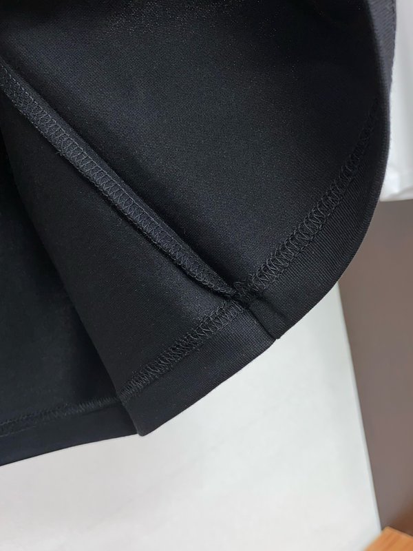 루이비통 남성 순면 라운드넥 반팔 티셔츠 001-174092