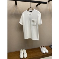 루이비통 남성 체스트 퀼팅 포켓 라운드넥 반팔 티셔츠 001-174135