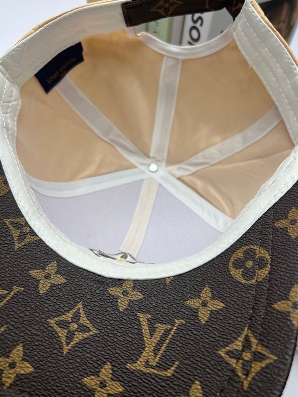 루이비통 자수 로고 베이스볼 캡 001-174351