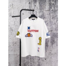루이비통 NBA 콜라보 자수 패턴 루즈핏 반팔 티셔츠 001-174381