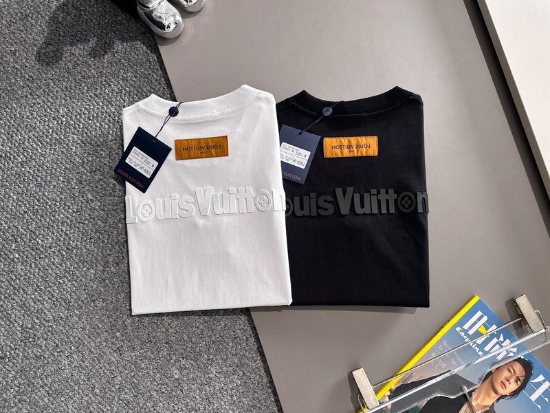 루이비통 남성 라운드넥 반팔 티셔츠 001-174395