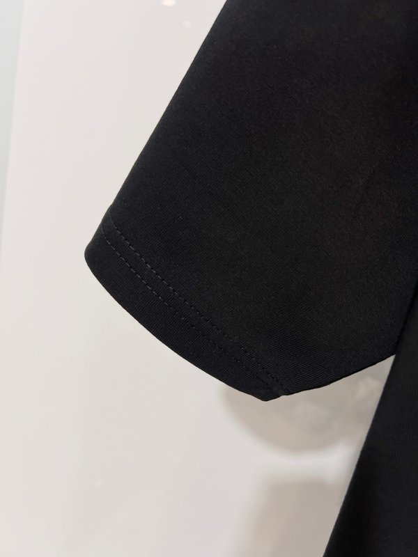 루이비통 순면 라운드넥 컬러블록 로고 티셔츠 001-174434