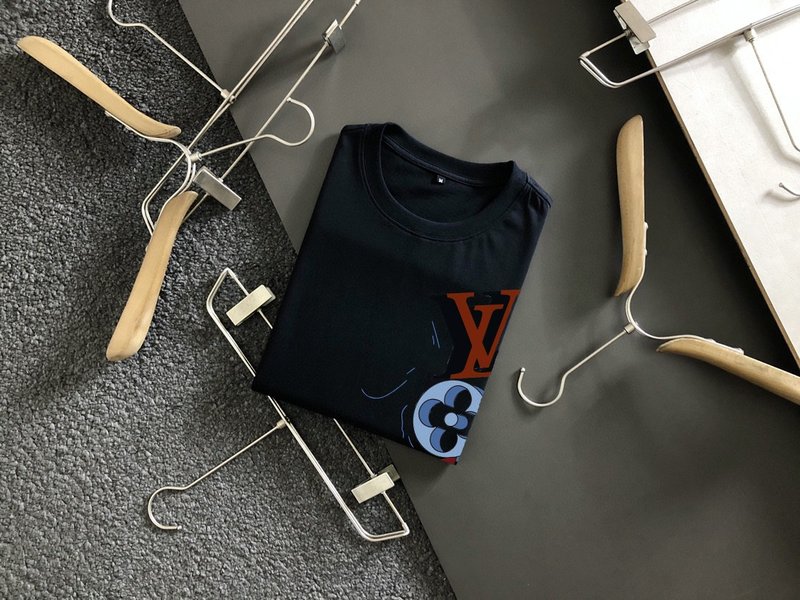 루이비통 남성 심플 로고 반팔 티셔츠 001-174464