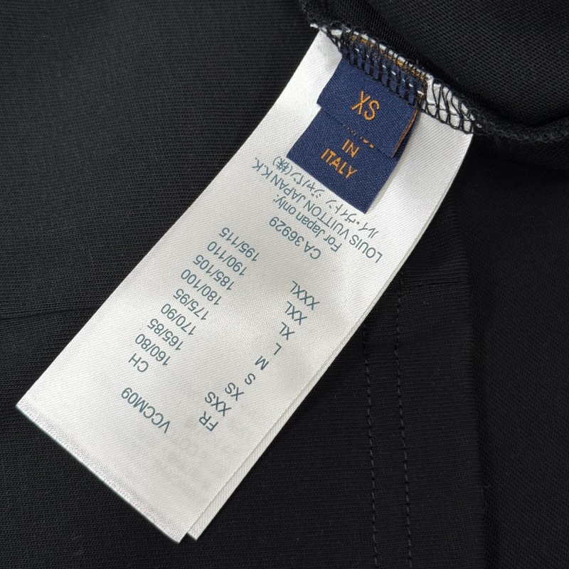 루이비통 여름 신상 자수 라운드넥 반팔 티셔츠 001-174497